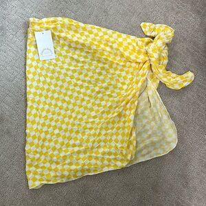 dippin daisys yellow and white checkered sarong, size medium